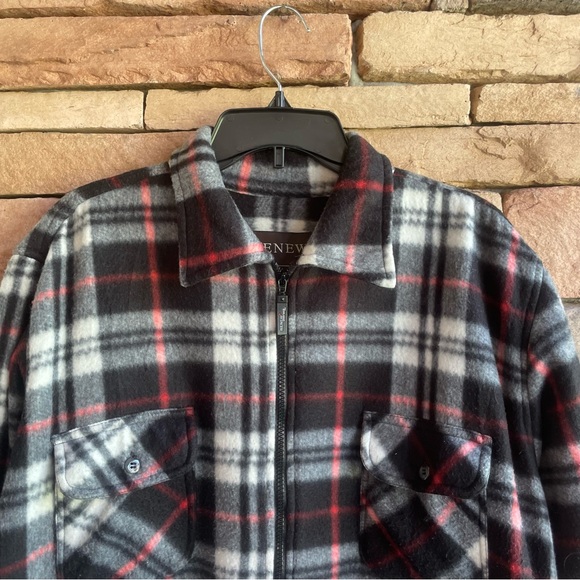 Renew black white red plaid full zip shacket Like new Me. Medium Like New - Picture 11 of 13